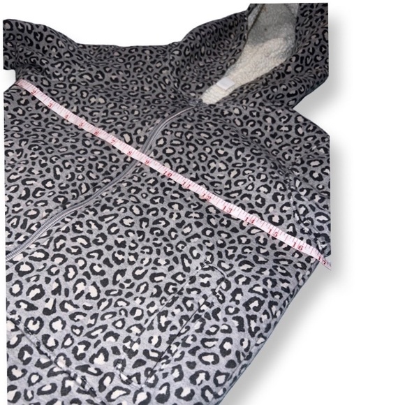 Old Navy Grey Gray Black and White Leopard Print Hoodie Sweater with soft plush - Picture 6 of 8
